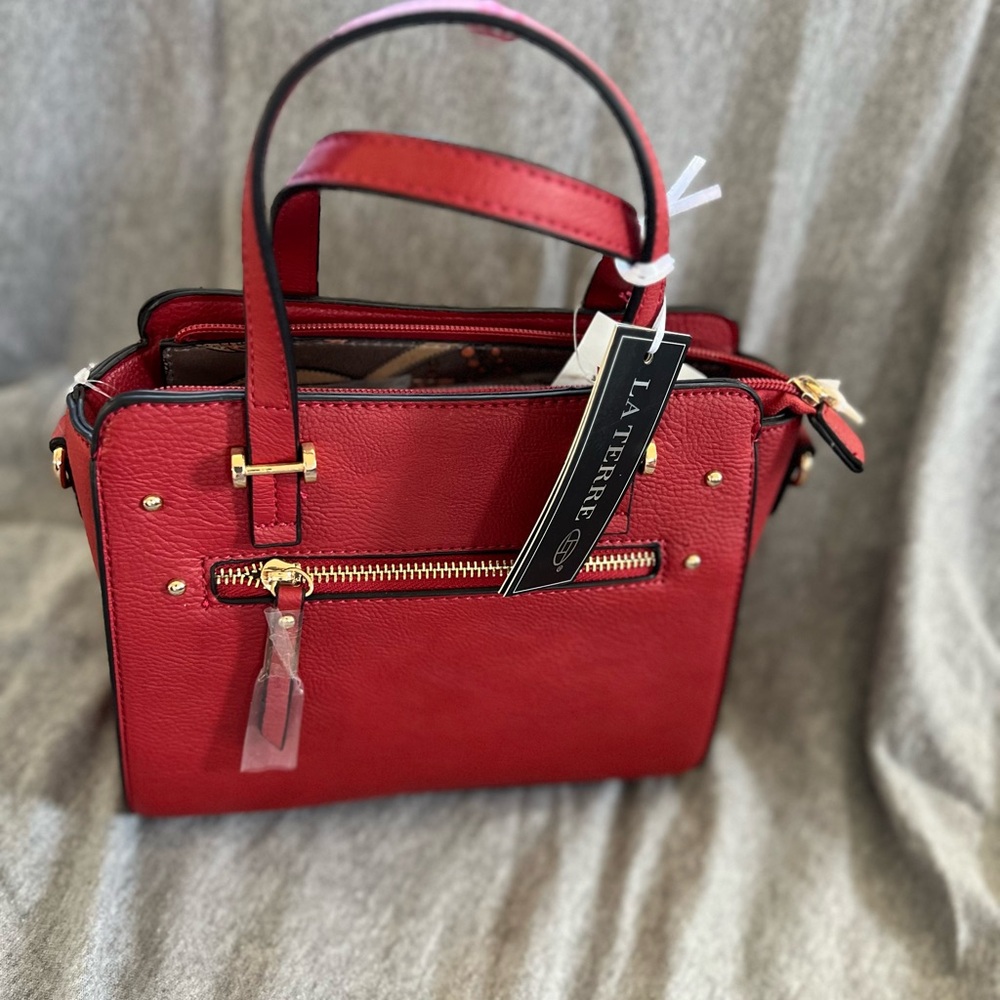 Red Handbag - Picture 2 of 16